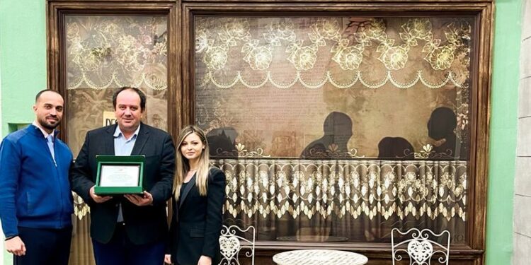 Fruntaşii în întrecerea socialistă s-au reciclat