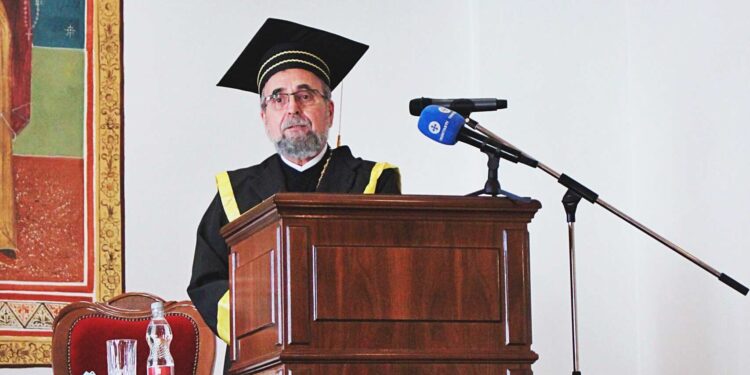 Cel mai nou DOCTOR HONORIS CAUSA al Facultății de Teologie Craiova a semnat, dar nu a turnat la Securitate