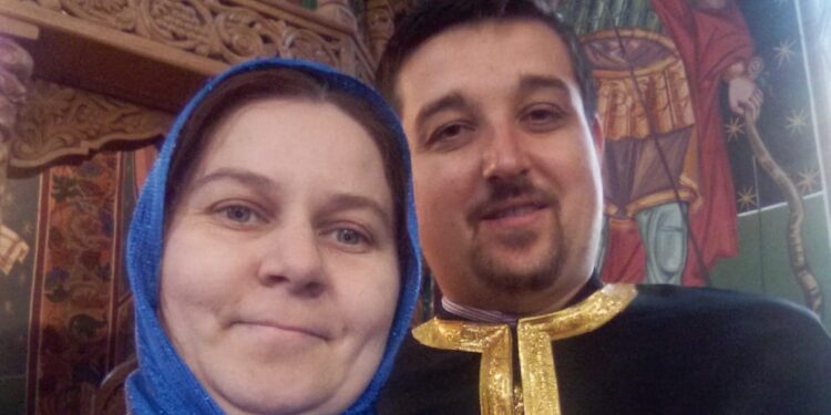 Preoteasa-cântăreaţă a blestemat azilul de bătrâni