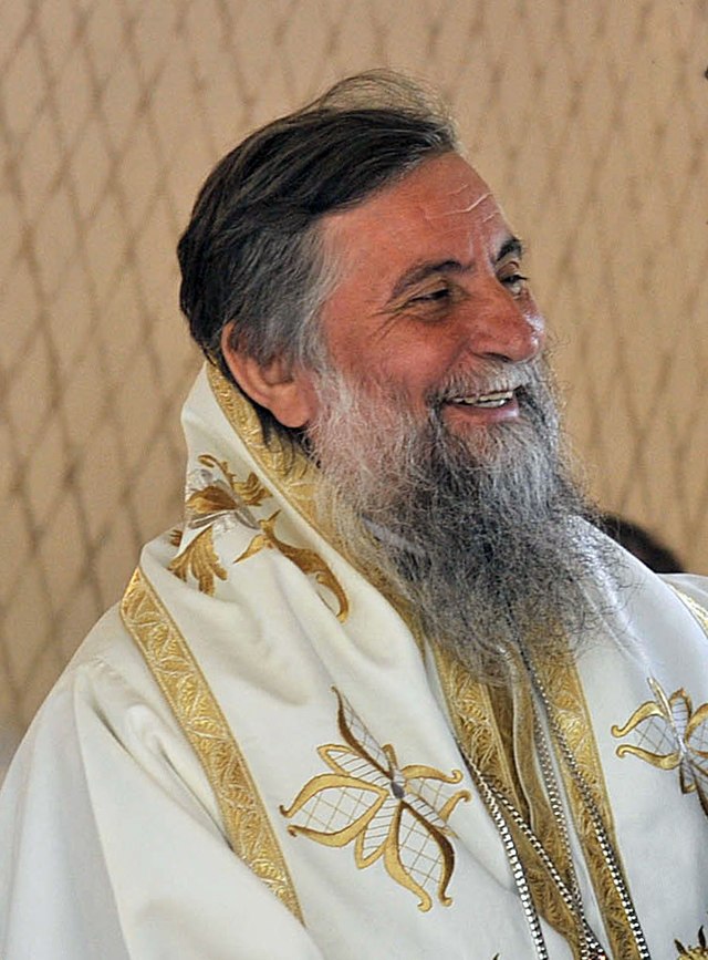 IPS Acad. Dr. Irineu Popa - Arhiepiscopul Craiovei, Mitropolitul Olteniei și un om de afaceri de succes