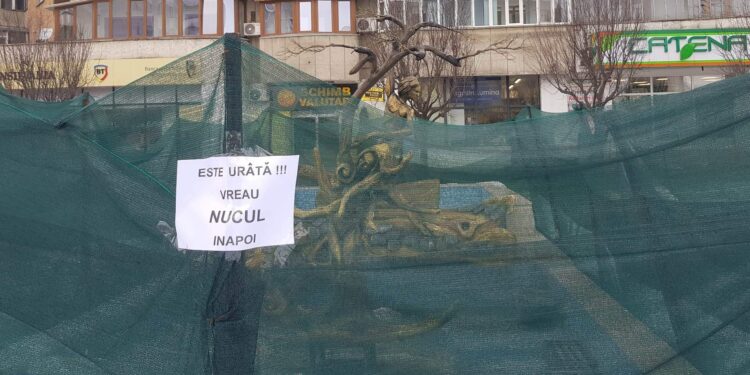 La umbra nucului bătrân cresc rămurelele din sân