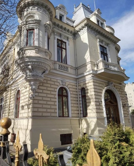 Sediul CASEI RUSE din București