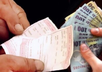 De la 1 octombrie, pensionarii rămân cu mai mulți bani în buzunar, valoarea tichetului de masă crește și se extinde plafonarea RCA