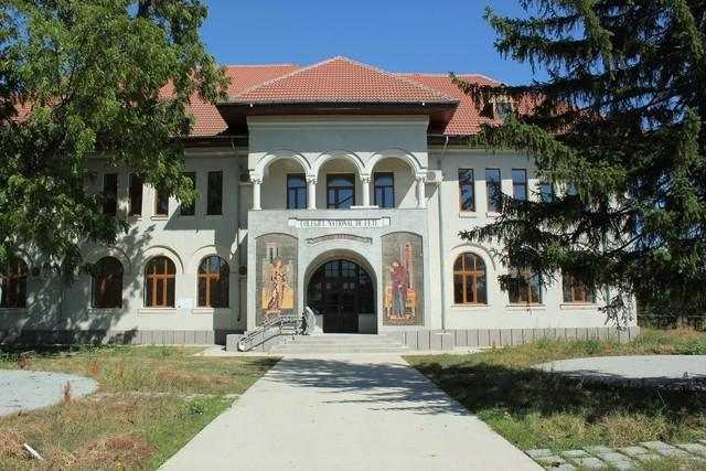 Școala Gimnazială „Buna Vestire” Grădinari (Olt). FOTO: Basilica,ro
